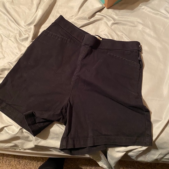 *SOLD*- St. John’s Bay faded high waisted shorts - Picture 2 of 4